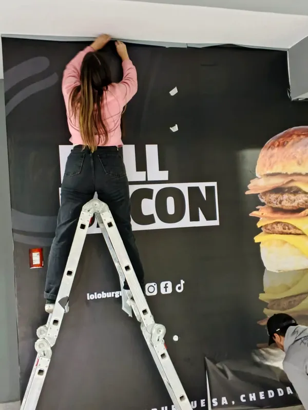 Trabajo de Merchandising realizado por RH Gráfica